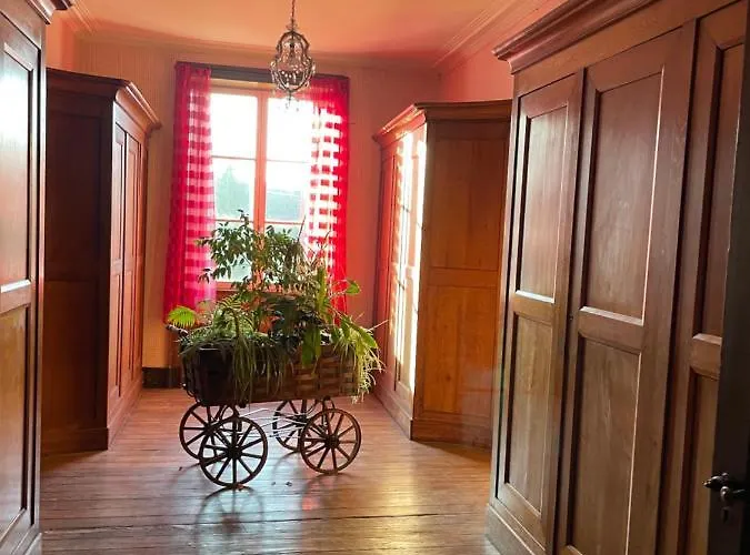 Дом отдыха La Manufacture Royale De *